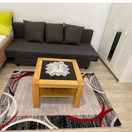 Studio Apartment Zentrum Ruesselsheim Luaran gambar